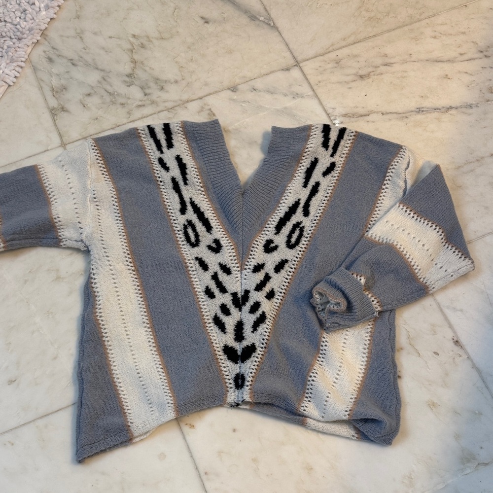 Stylish Gray and Cream Women's Sweater